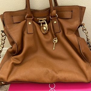 Michael Kors Leather Purse ~it’s the color for me